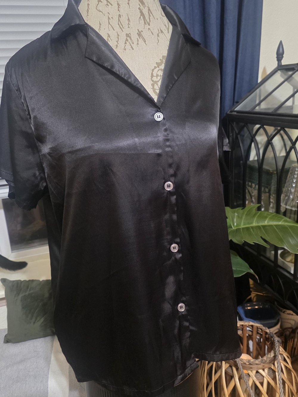 Betsey Johnson Retro Black Silky Boxy Button Down Collar Top